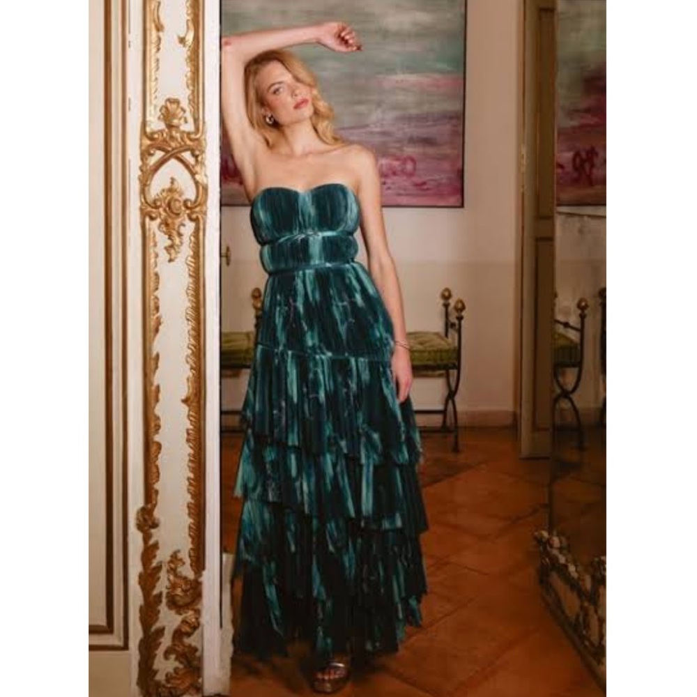 Hutch Lanza Strapless Pleated Tulle Gown